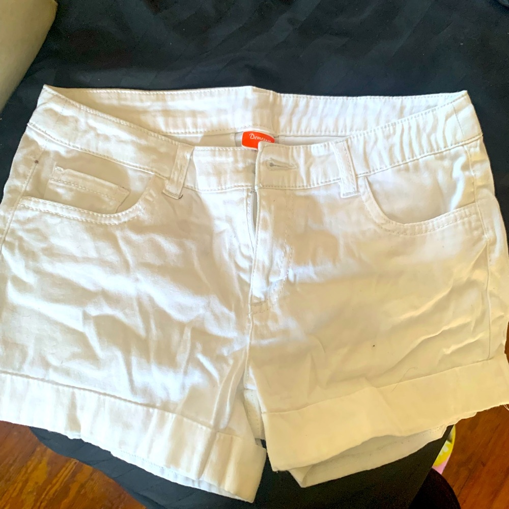 SIZE 5 Wonens Plain White Short Shorts